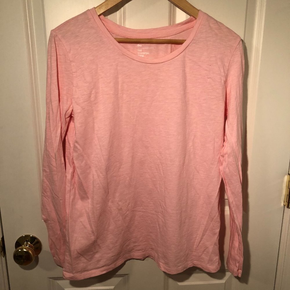 Gap women's pink long sleeve t-shirt size M